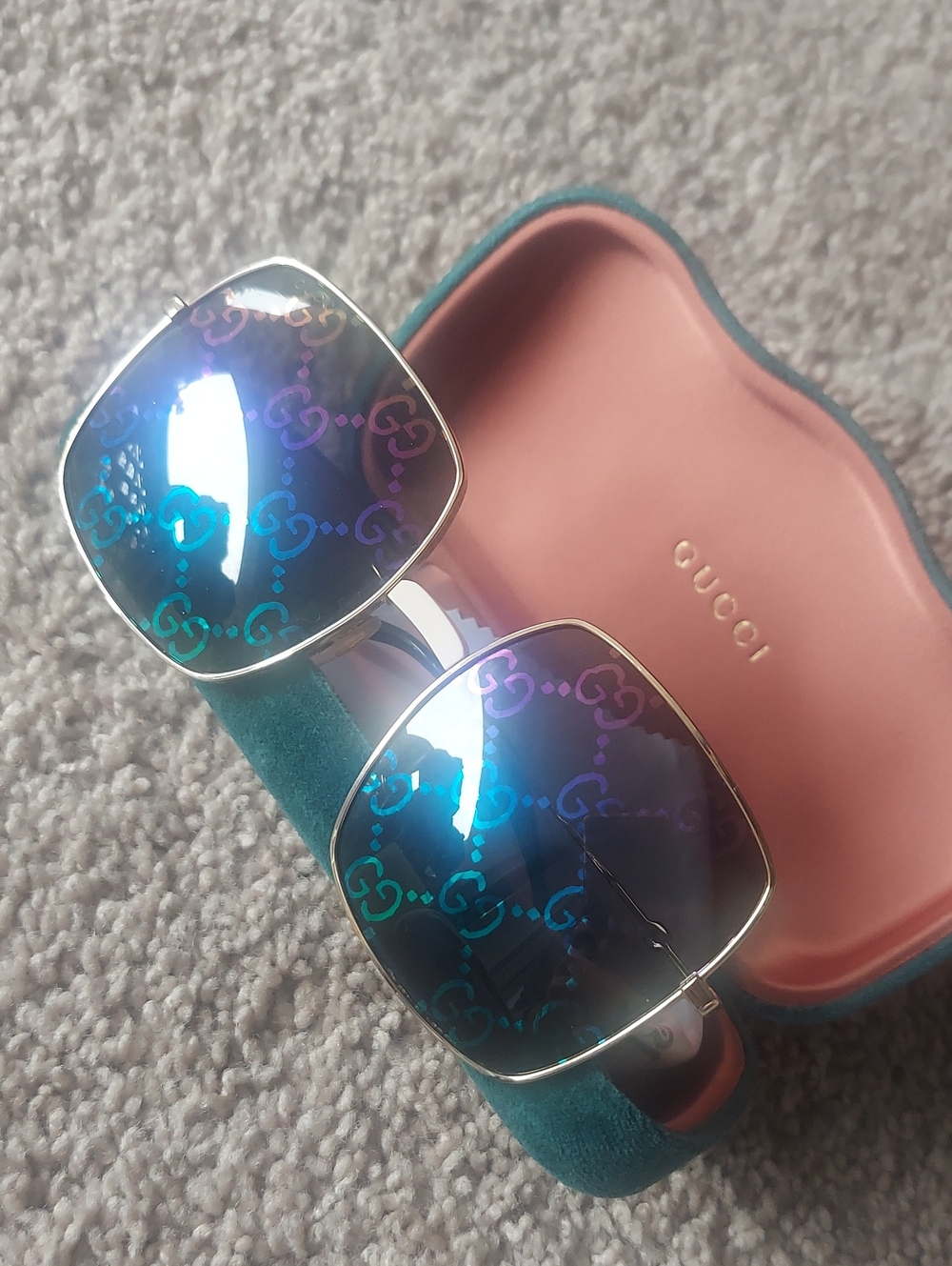 GUCCI GG Logo Rainbow Square Sunglasses With Case